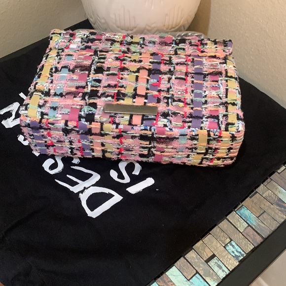 Kurt Geiger London
Mini Kensington Tweed Love Heart Crystals Crossbody Bag - Picture 10 of 17